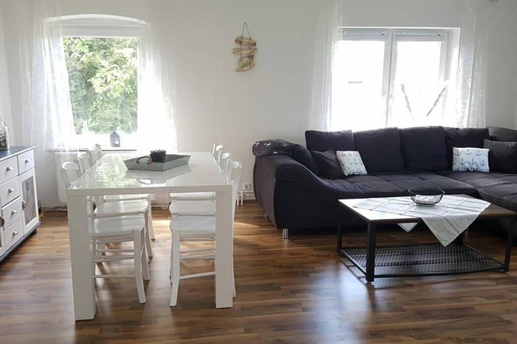 Gemuetliche Haushaelfte Mit Garten Und Terrasse Фленсбург Екстериор снимка