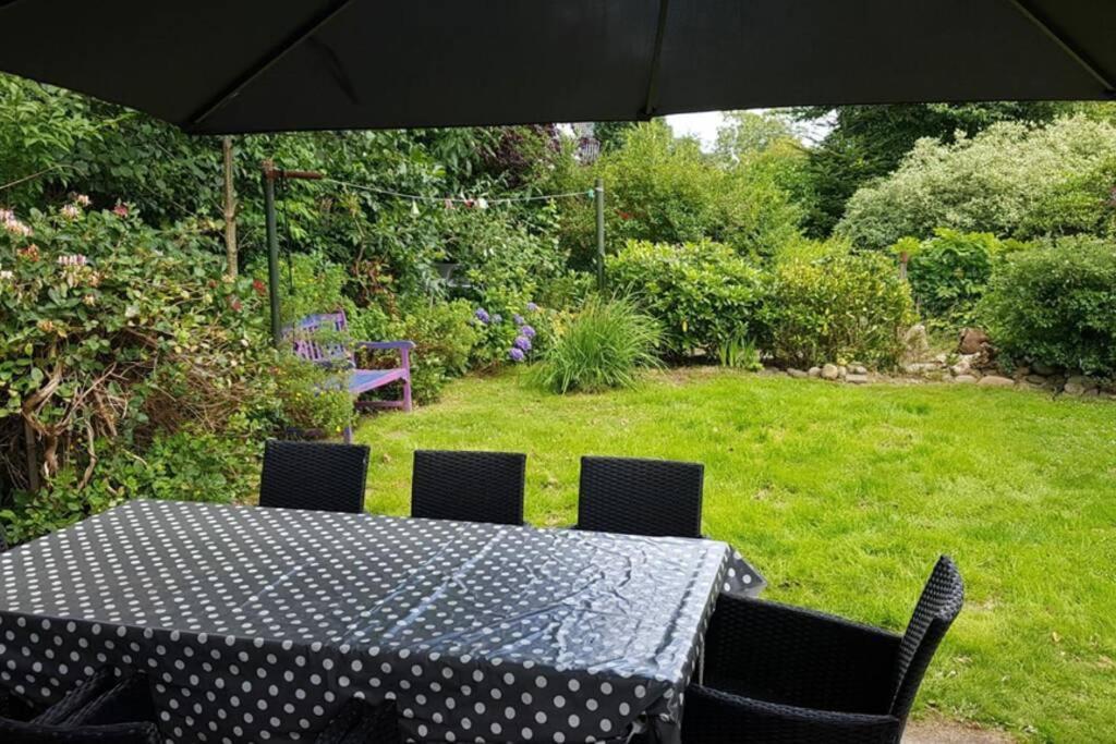 Gemuetliche Haushaelfte Mit Garten Und Terrasse Фленсбург Екстериор снимка